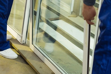 Commercial Glass Repair Technician in Three Lakes, FL
